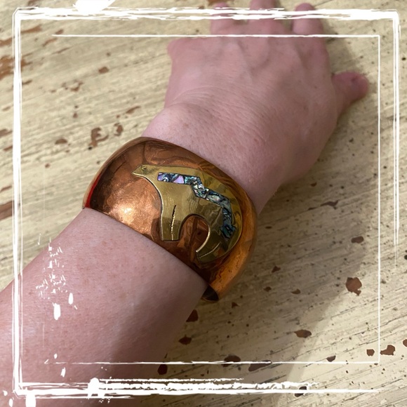 Vintage Copper & Brass Abalone Shell Inlay Native Bear Cuff Bracelet - Picture 12 of 13
